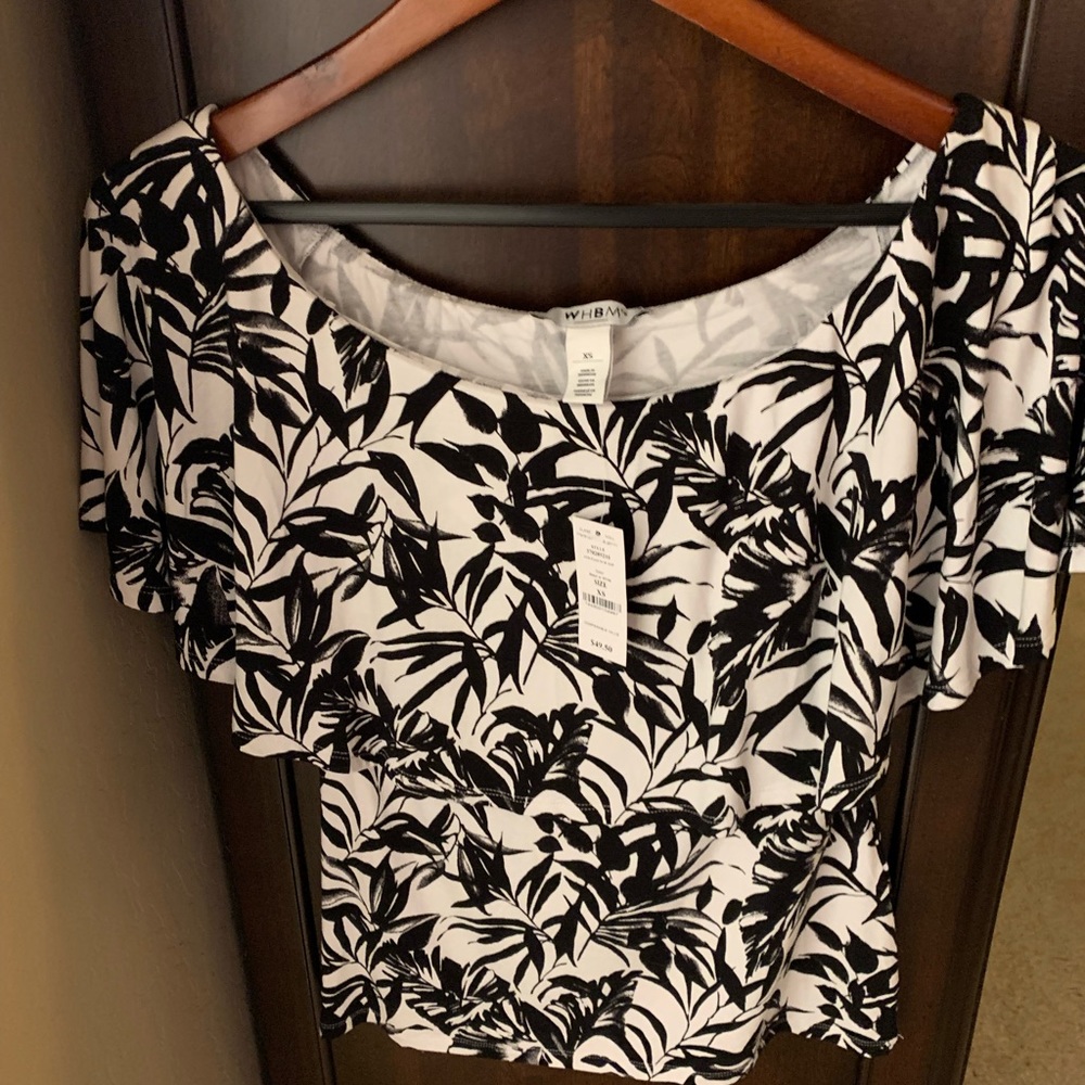 White House Black Market top. New with tags. Size XS